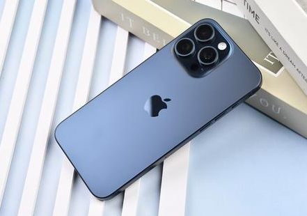 梅江苹果维修点分享iPhone 15 Pro Max屏幕更换全新实操风险 